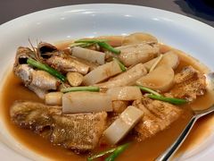 鲳鱼烧年糕-新荣记(南京西路店)