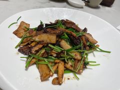 手撕茶树菇爽肉-泓历皇朝酒店(东亭店)