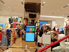 店内环境-优衣库(深圳万象天地旗舰店)