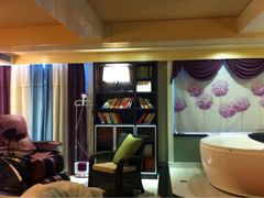 -喜鹊愉家酒店(郑州曼哈顿博览中心地铁站店)