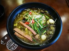 老坛酸菜米线-渝和喵叔米线(南坪万达店)