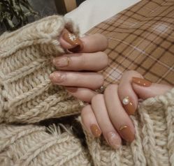 -悦指间美甲美睫