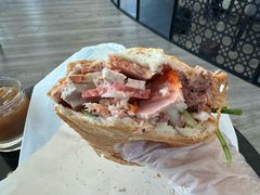 -Bánh Mì Huynh Hoa