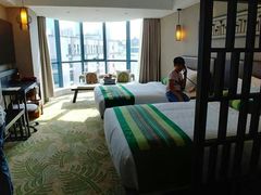 -深圳罗湖东门步行街亚朵X酒店