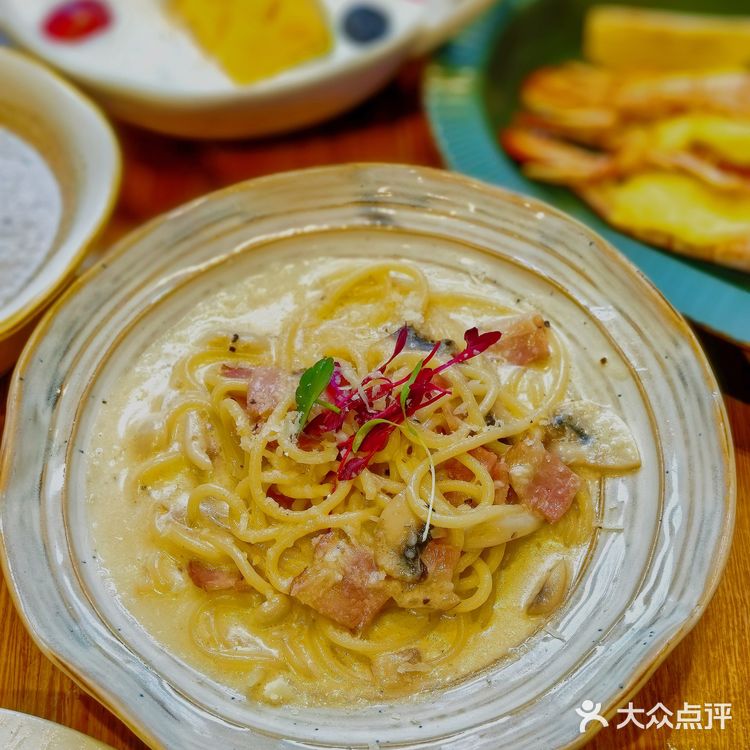 杭州西湖边的浪漫花园餐厅🍴美的一塌糊涂