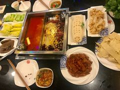 -百年川椒重庆老火锅(光谷店)