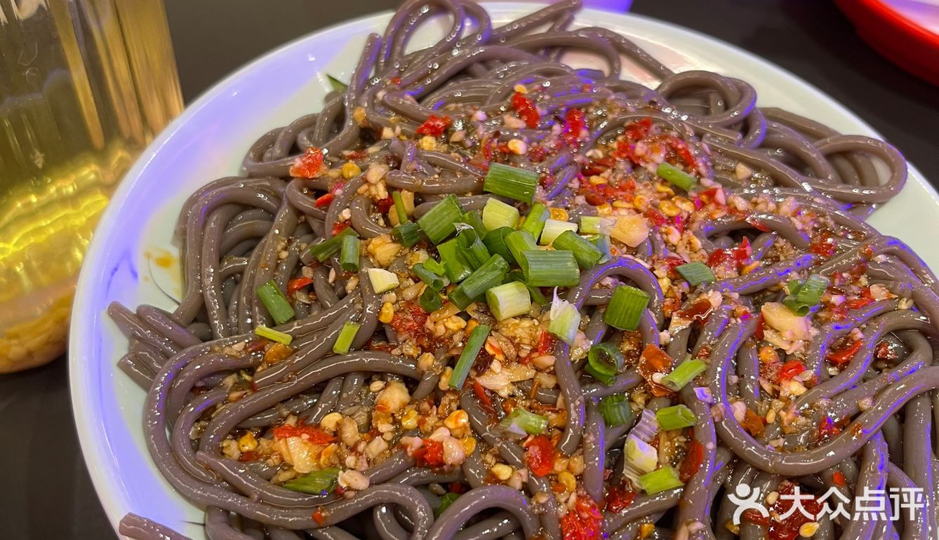 想在西南大学附近吃蟹肉煲[糖果]