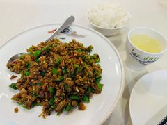 -三湘四水湖南特色餐厅(颐景公寓店)