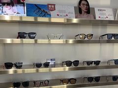 -视野联行眼镜•蔡司•依视路(温江店)