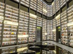 -上海虹桥中心爱琴海亚朵S酒店