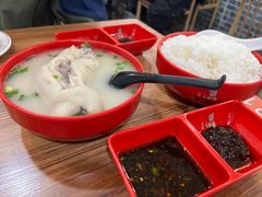 -张太婆老妈蹄花川菜馆·中华餐饮老字号(望平街店)