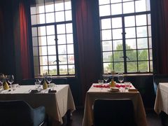 靠窗位-YUE·6·西式融合餐厅(外滩六号店)