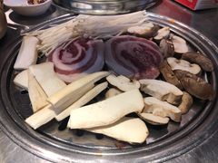 菌类拼盘-韩聚屋韩国烤肉餐厅(新北万达店)