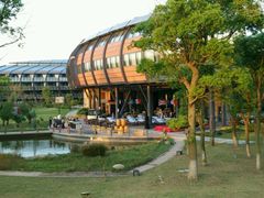 -上海滴水湖皇冠假日酒店