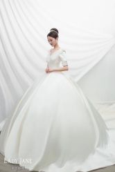 -Lady  Jane高端婚纱礼服馆