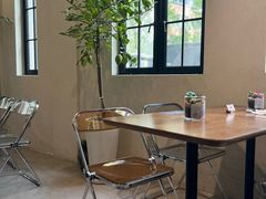 -Fridi Patisserie Cafe