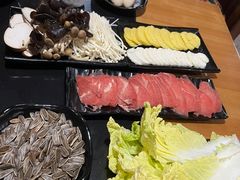 -果松木炭酸菜铜火锅·外婆参鸡汤