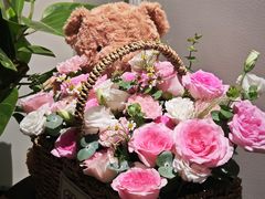 -花间阁鲜花气球连锁(两路口上清寺急市救中心店)