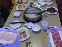 -蒙肥羊·酸汤潮牛·鲜牛肉火锅烤肉自助(岗顶店)