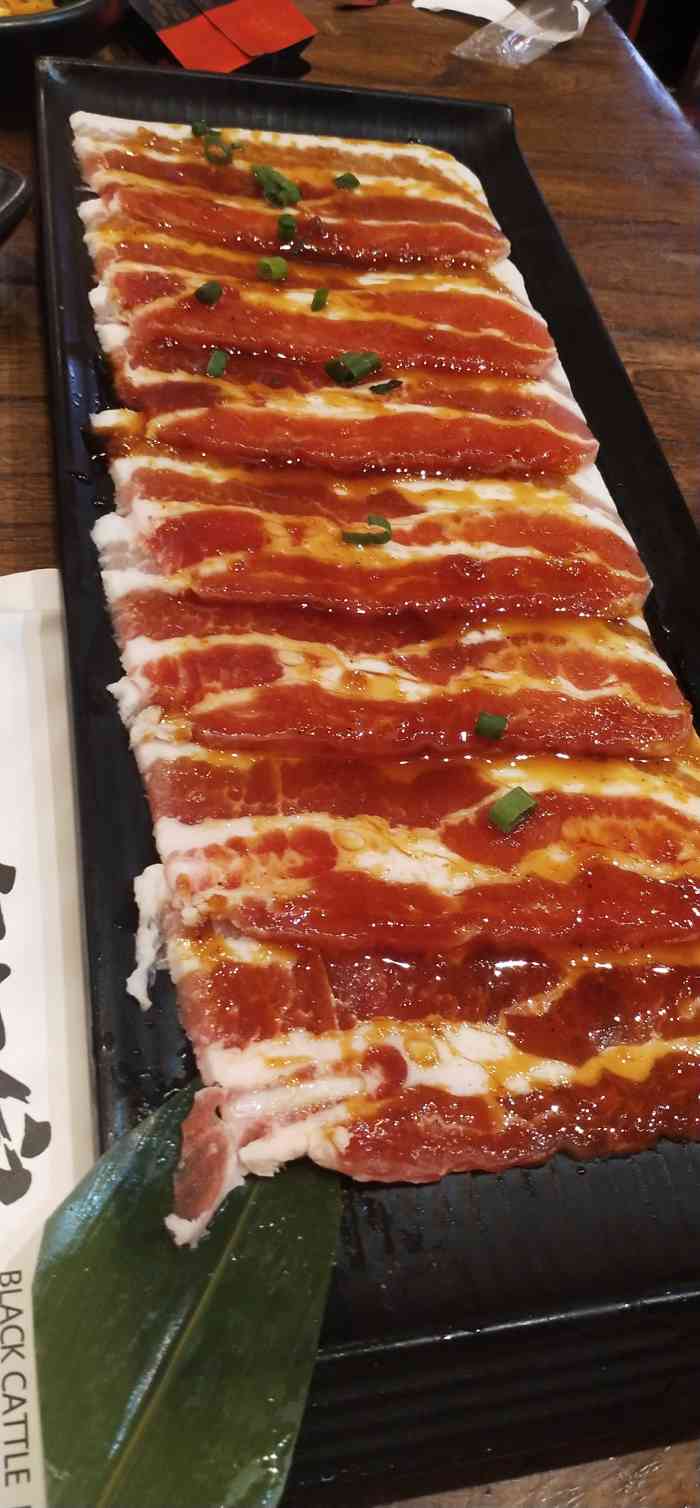 九田家黑牛烤肉料理(益田店)-"东西很棒很干净,牛肉摆盘很有食欲,招待