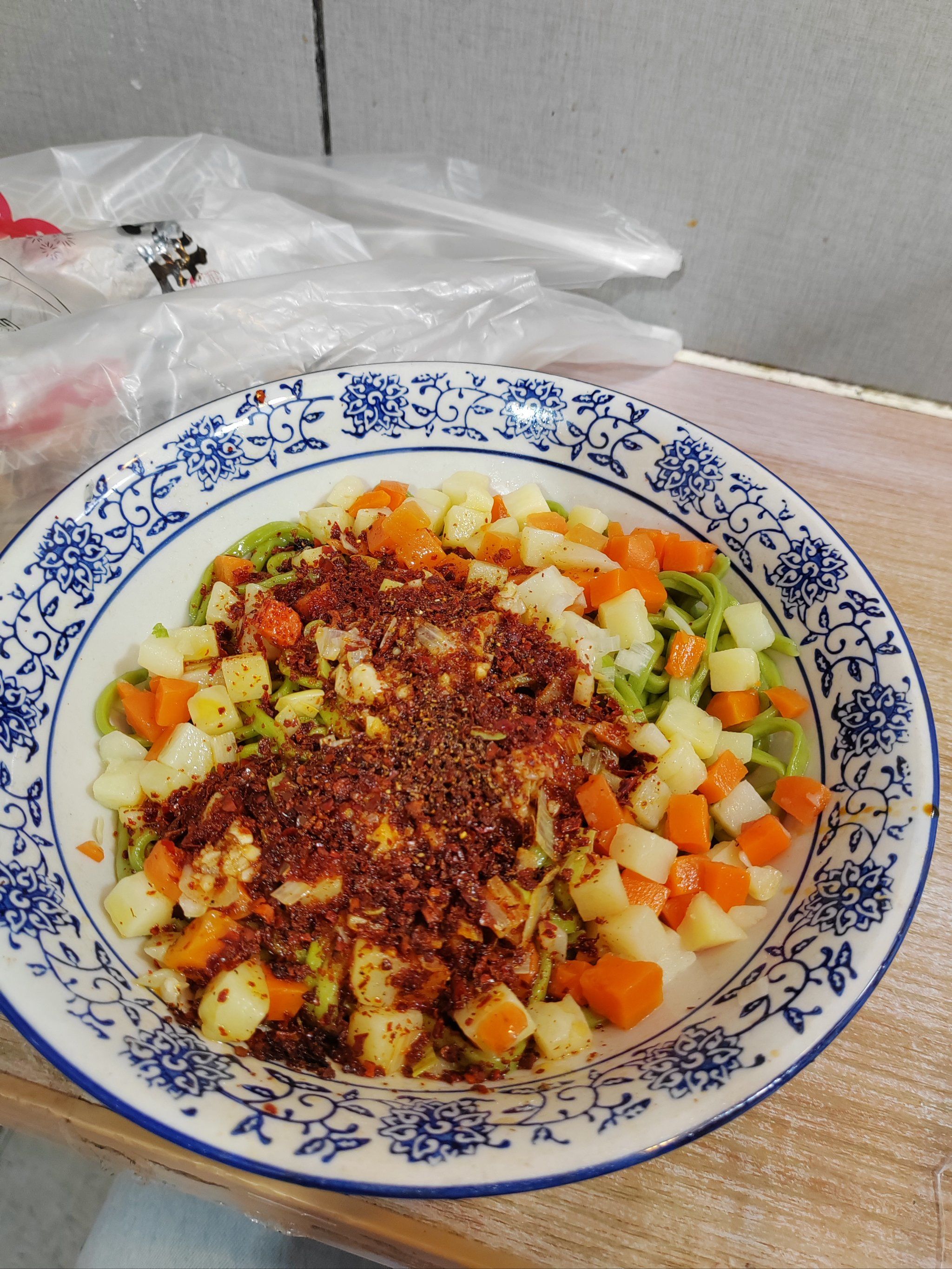 wc菠菜油泼面真的好吃