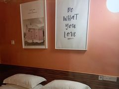 -卡罗酒店(东门晒布地铁站店)