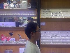 -美空眼镜·星趣控·新乐学·控优点合作店(周浦万达店)