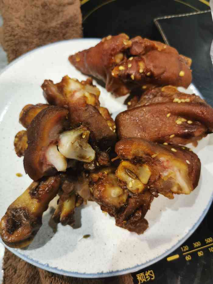 耍家猪脚(万达广场店)-"怕变老吃耍家猪脚.这句很多重庆人都听过的.