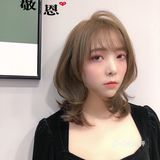 很显皮肤白 银星2020春夏潮流颜色—茶色
