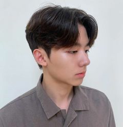 -变画·发型STUDIO