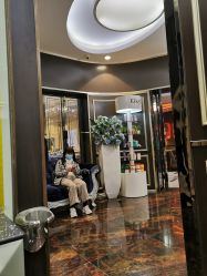 -八佰伴8008星级形象店