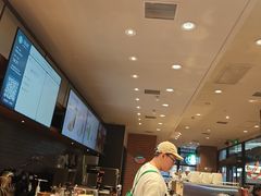 -星巴克(上海虹桥新天地二店)