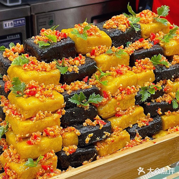 臭豆腐还是灌汤的最好吃[调皮]