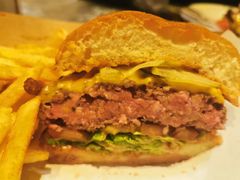 和牛汉堡配蔬菜色拉-Cooking Man(中懋天地店)