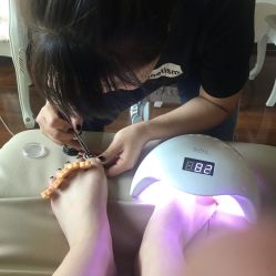 -柒朵科技美肤中心