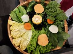 -尚尚仙·酸汤猪手·猪肚鸡火锅(华联万柳购物中心店)