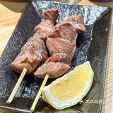 想要尝试正宗日本料理吗？南海大道有一家超级受欢迎的炭火烧居酒