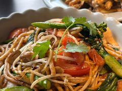 -大头虾越式风味餐厅(光明广场店)