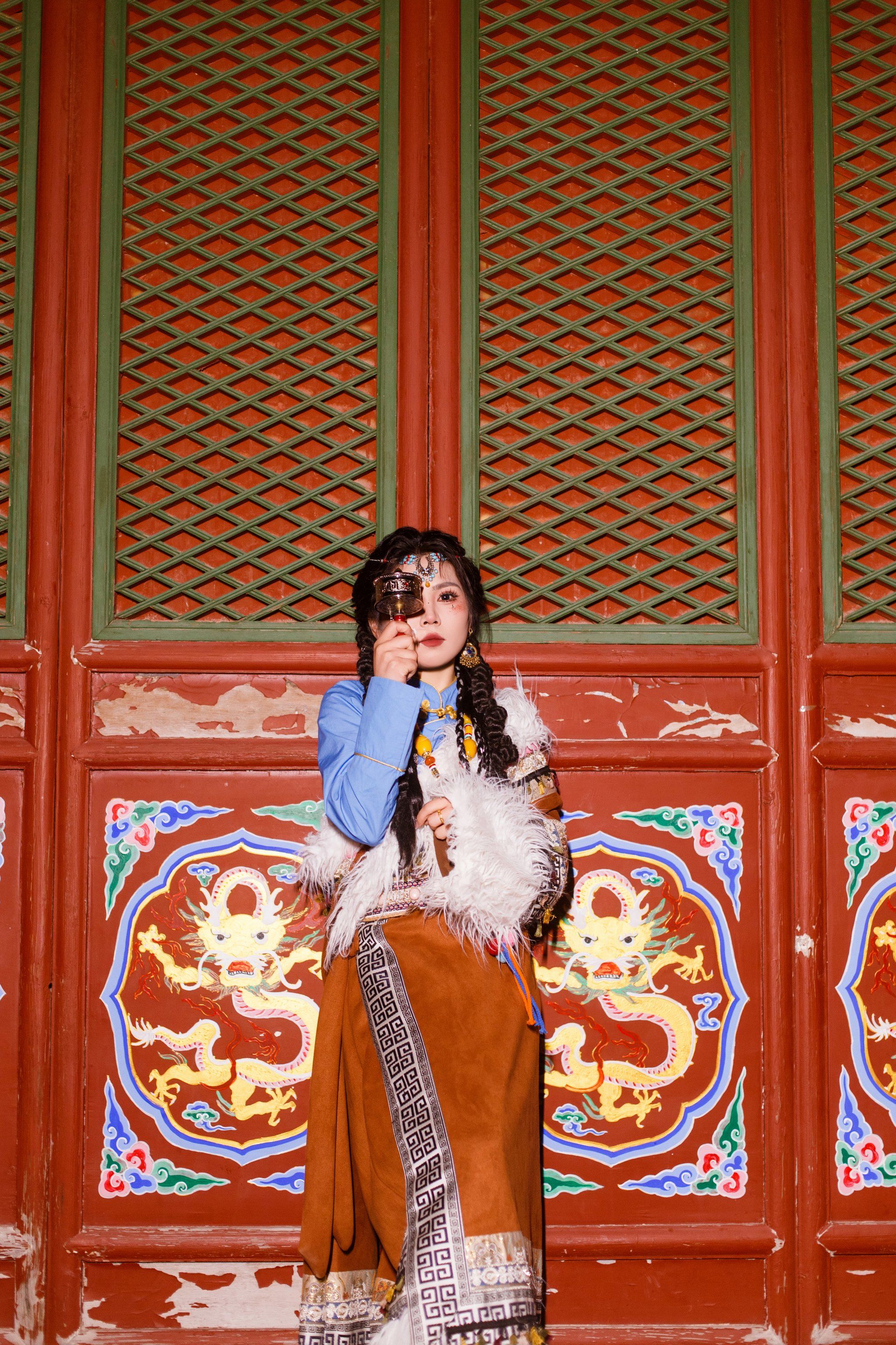 火爆朋友圈的藏服写真