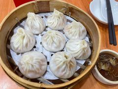 -莱莱小笼·乔艾
