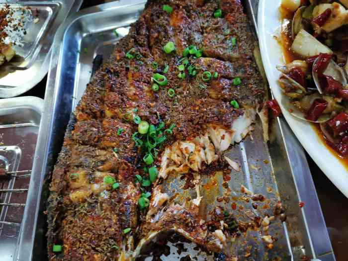 吃过最难吃的鱼了,感觉在冰箱里面冻了很久,一点都不新鲜,只有一个