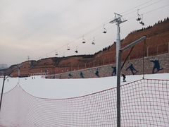 -采薇庄园四季滑雪场
