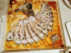 清蒸武昌鱼-莲餐厅·湖北菜·藕汤是头牌(愚园路店)