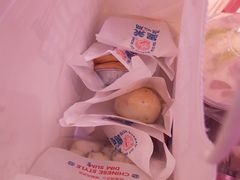彩虹蛋爆浆麻薯-墨茉点心局(国金街店)