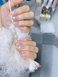 -小黑瓶美甲美睫