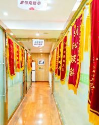 -苗医生专业祛痘·皮肤管理
