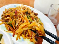 -胡子饮食店