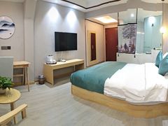 -宸玥酒店(成都西南财大地铁站店)