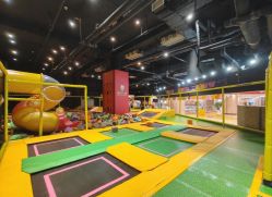 -蹦蹦跳跳(新奥购物中心店)