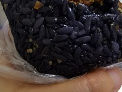 乌米老油条加肉松-芳婆糕团店(王府大街店)